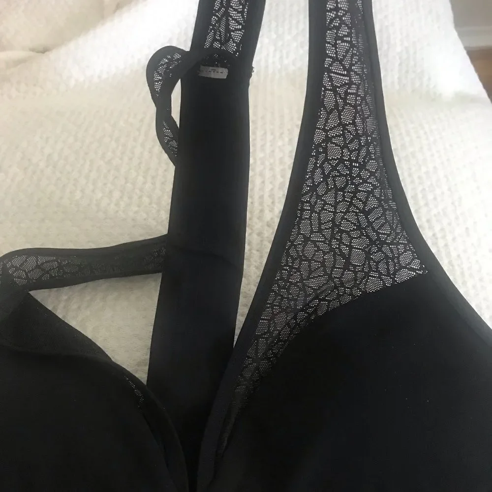 Lululemon sports bra black size 6. 0008 - Picture 5 of 5